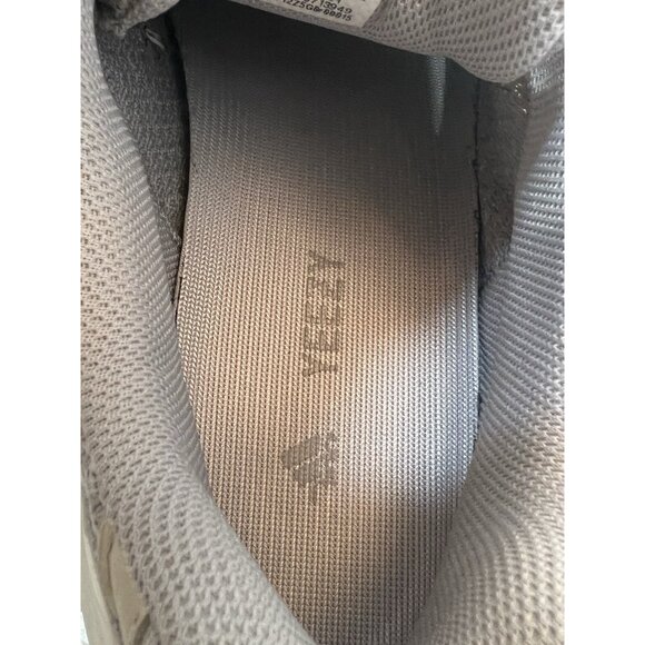 Adidas Yeezy Boost 700 V2 Cream Size 7 - Picture 12 of 16